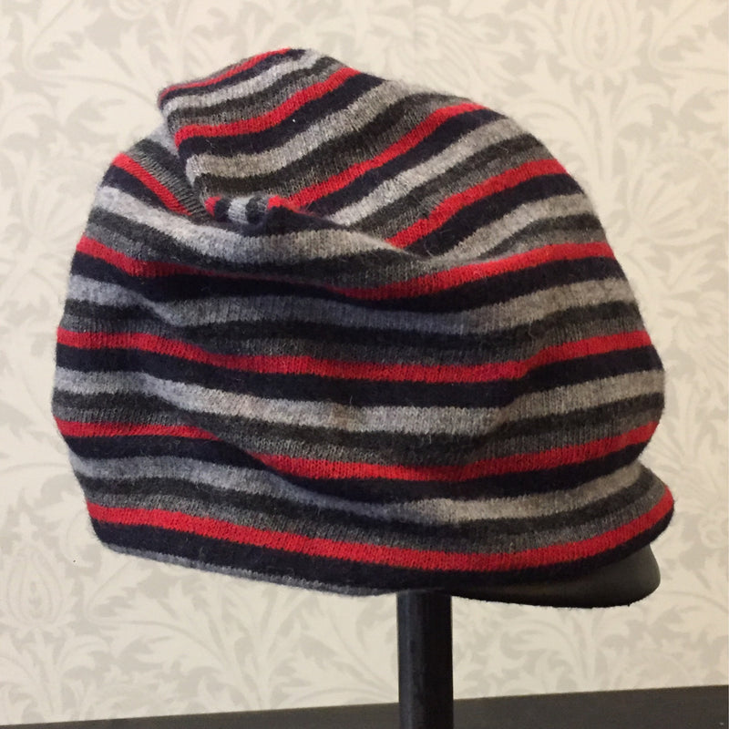 Lillie & Cohoe®™ Tuque, Red Stripe, Jersey Girl
